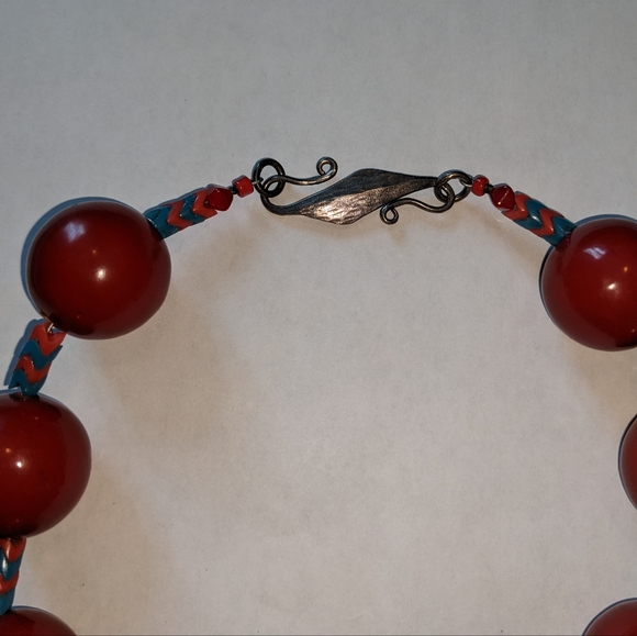 VTG CHUNKY PLASTIC BEADED NECKLACE - Picture 7 of 7